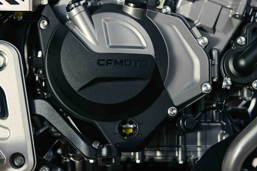 450MT Boční kryty motoru