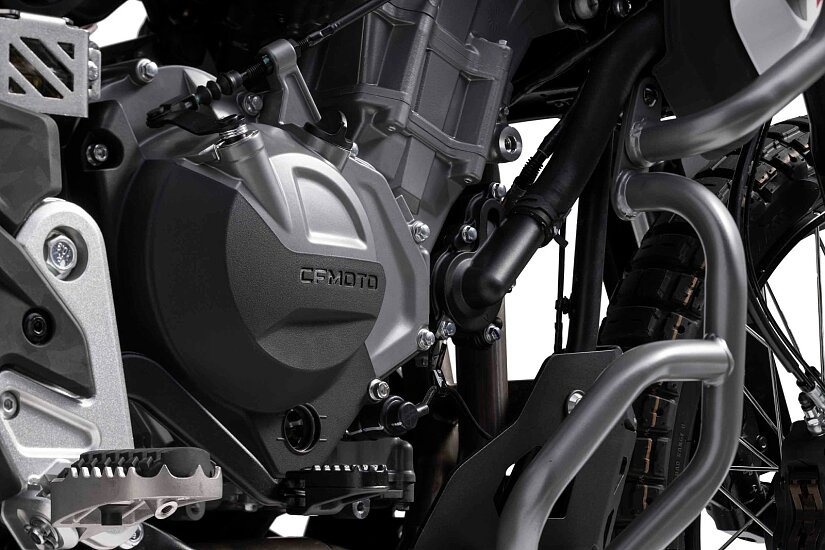 450MT Boční kryty motoru