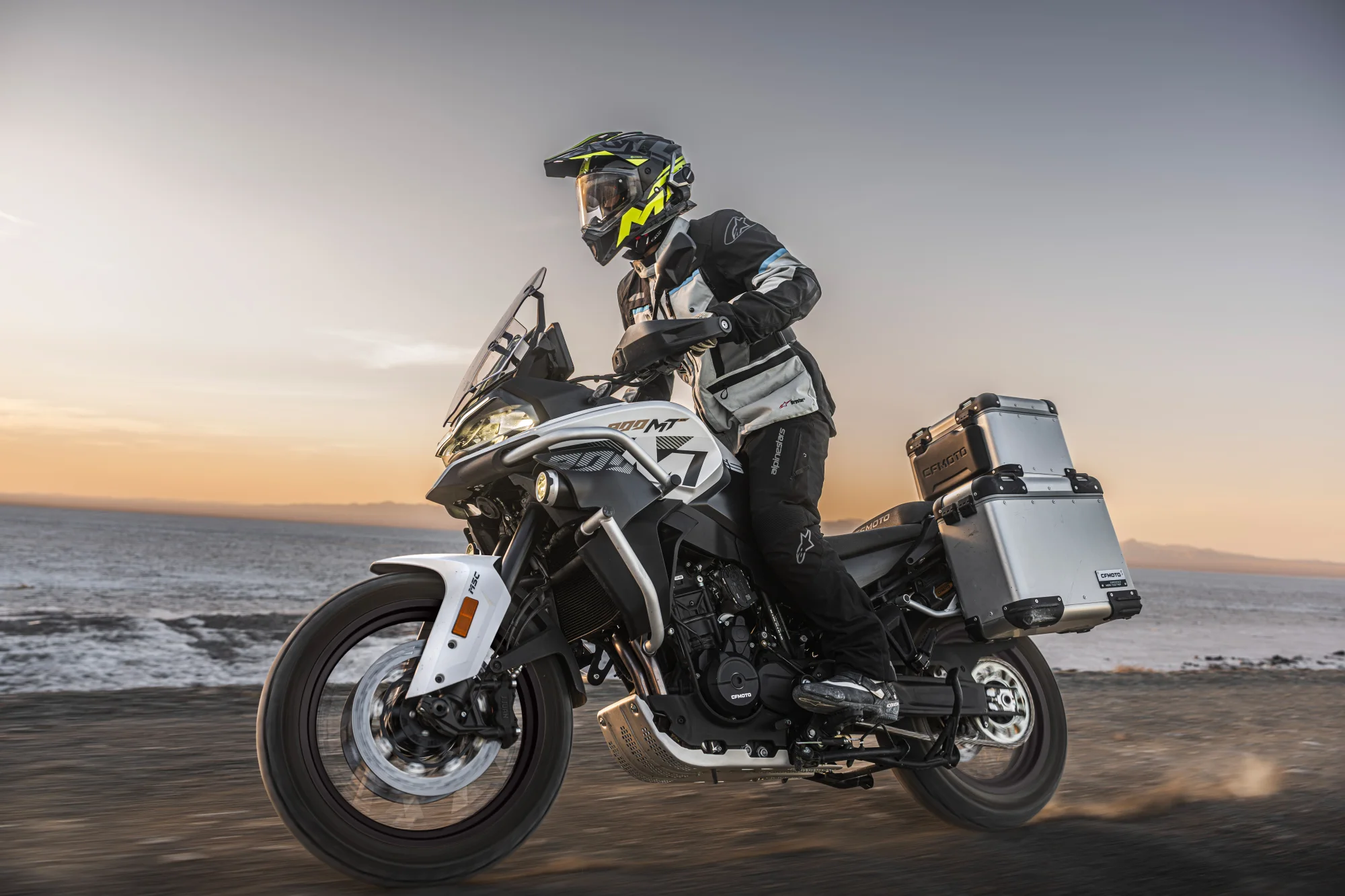 800MT EXPLORE ES — fotografie 13