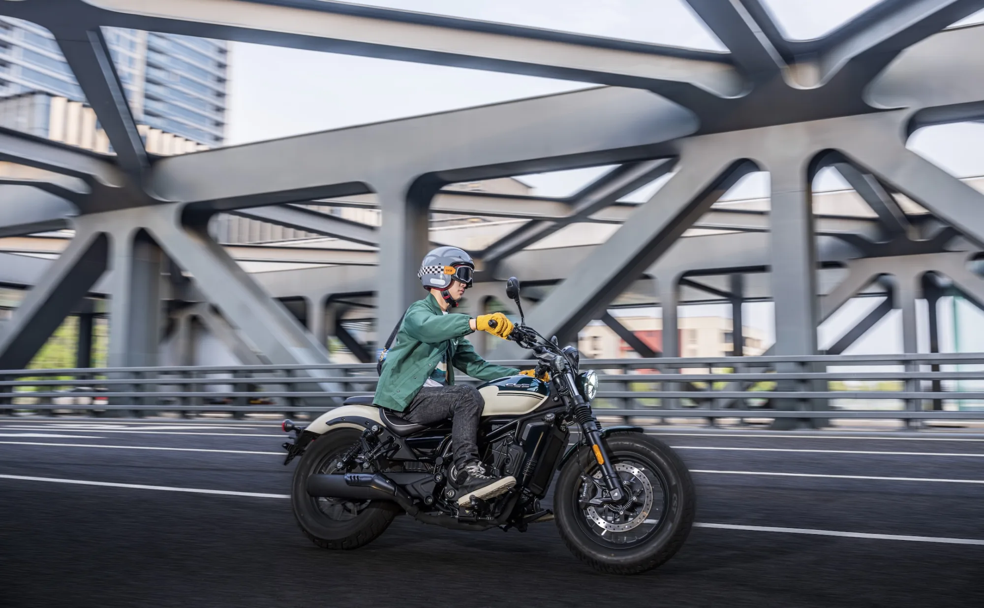 250CL-C — fotografie 3