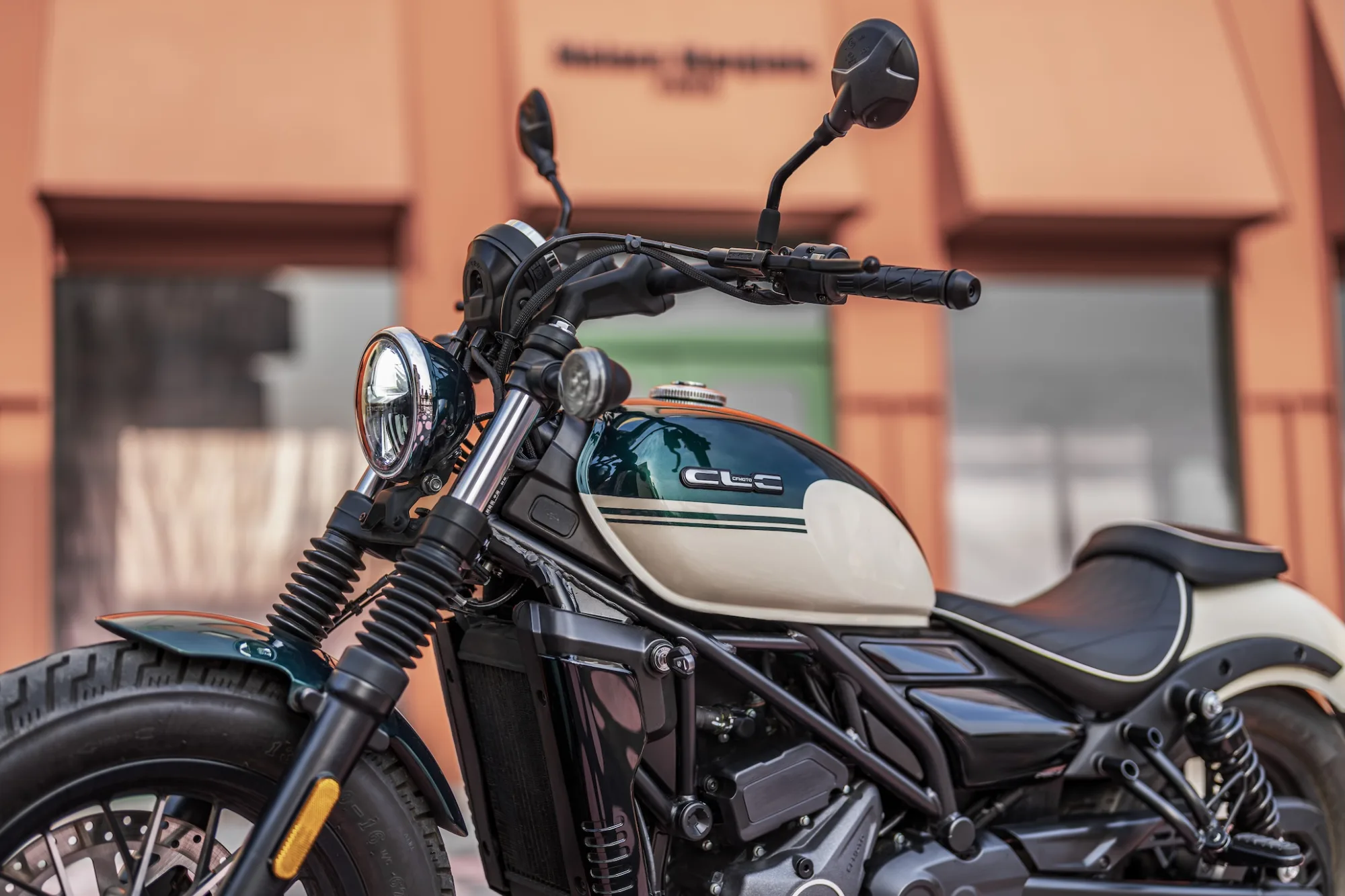 250CL-C — fotografie 4