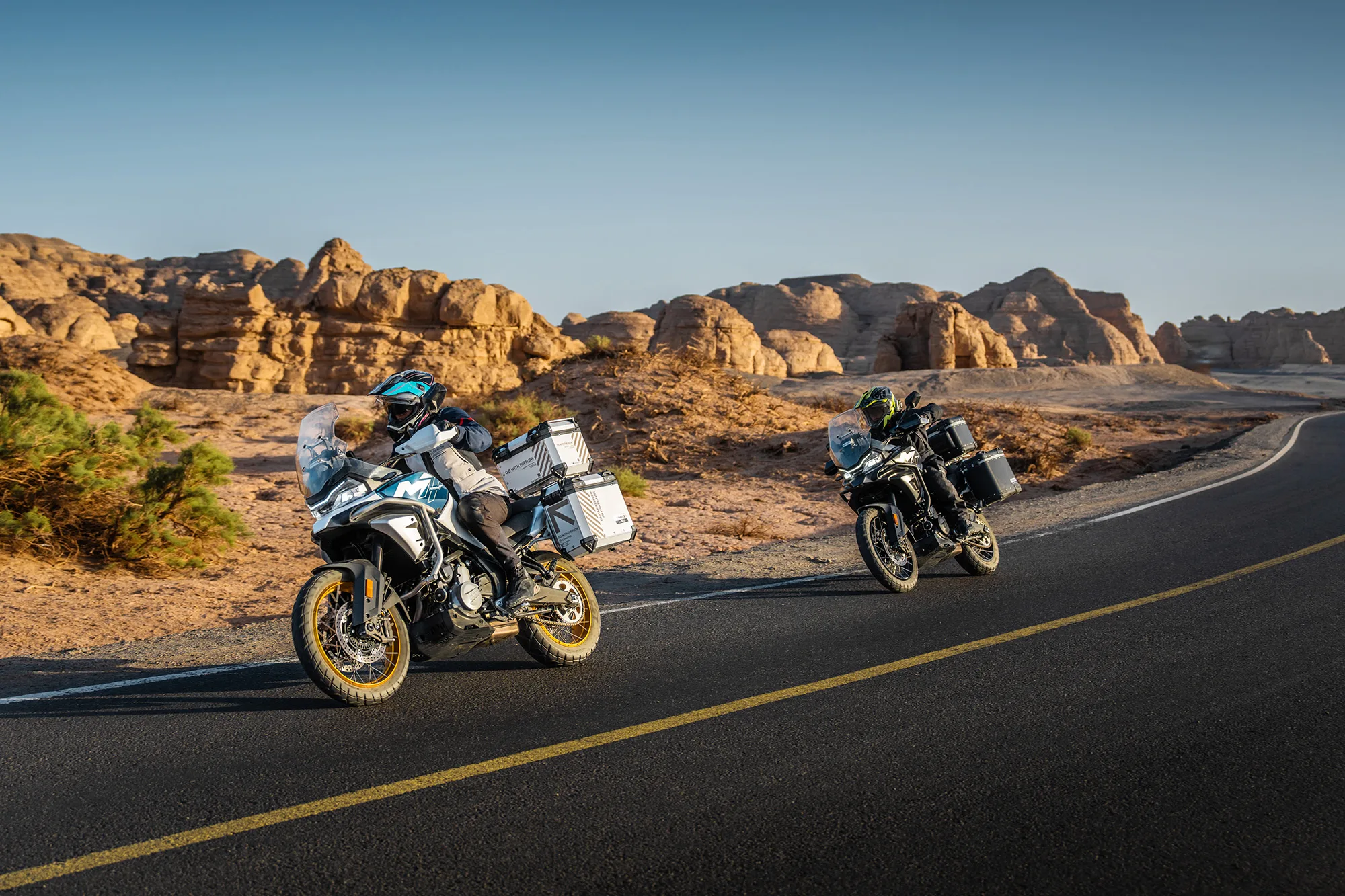 700MT ADVENTURE — fotografie 12