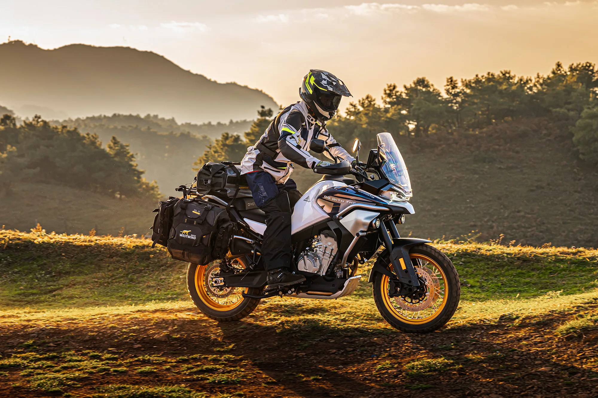 800MT EXPLORE — fotografie 7