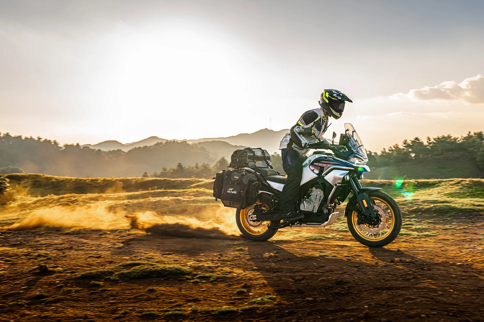 800MT EXPLORE — fotografie 8