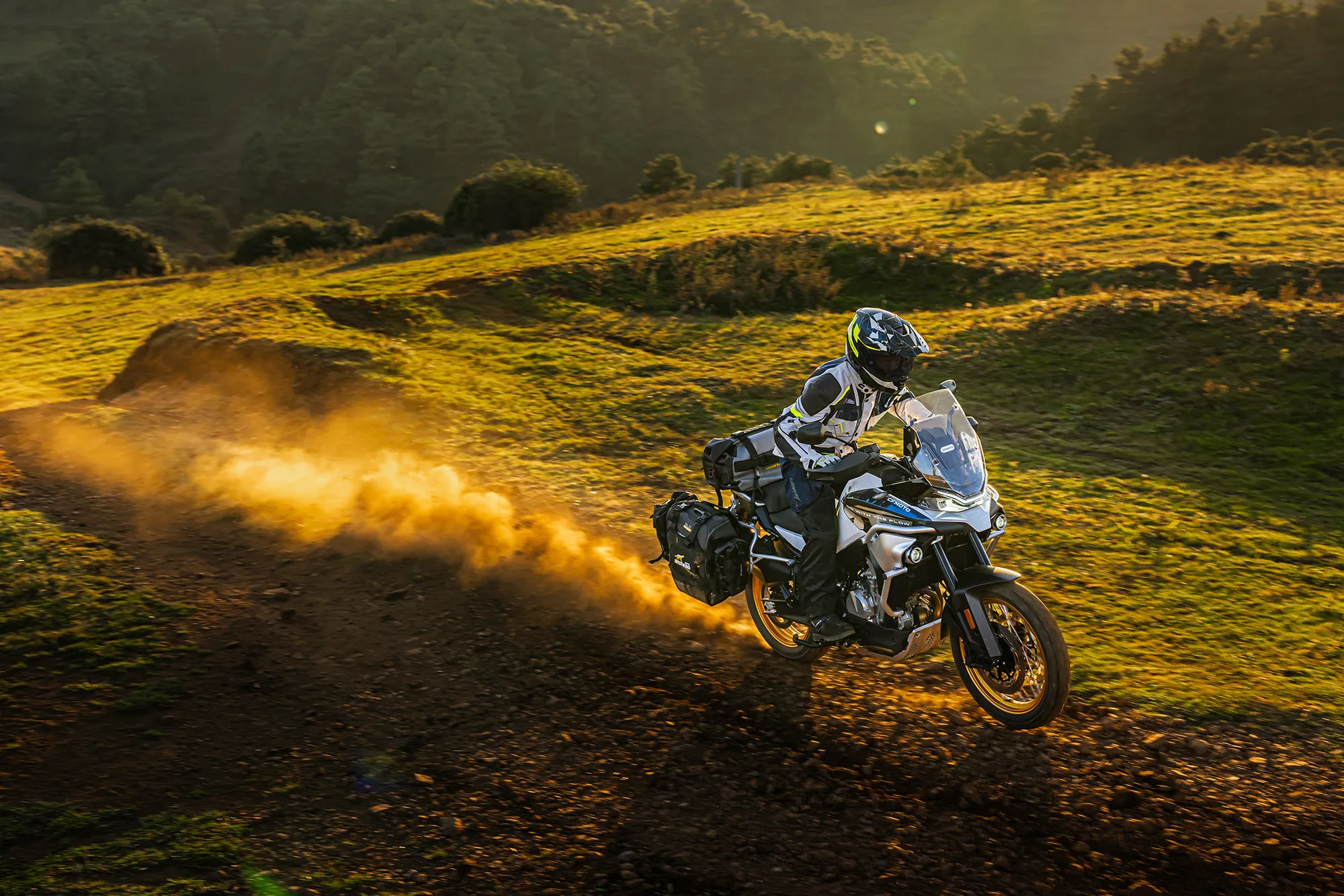 800MT EXPLORE — fotografie 9