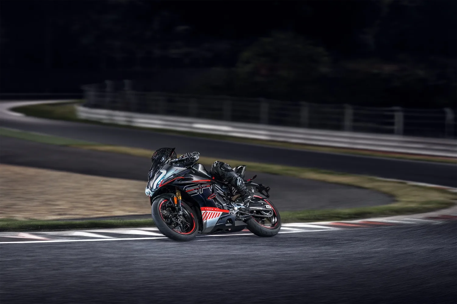 450SR — fotografie 9