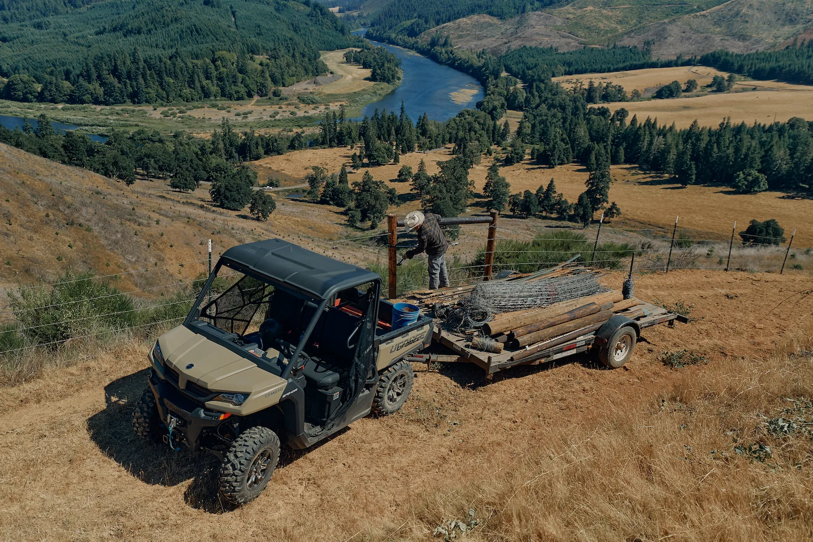 TÁHNE. TLAČÍ. PRACUJE