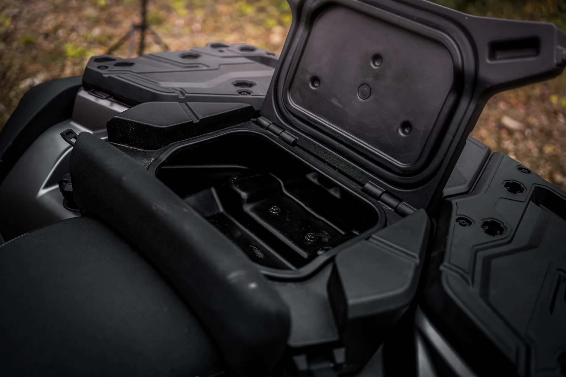 Masivní deska pro box + schránka