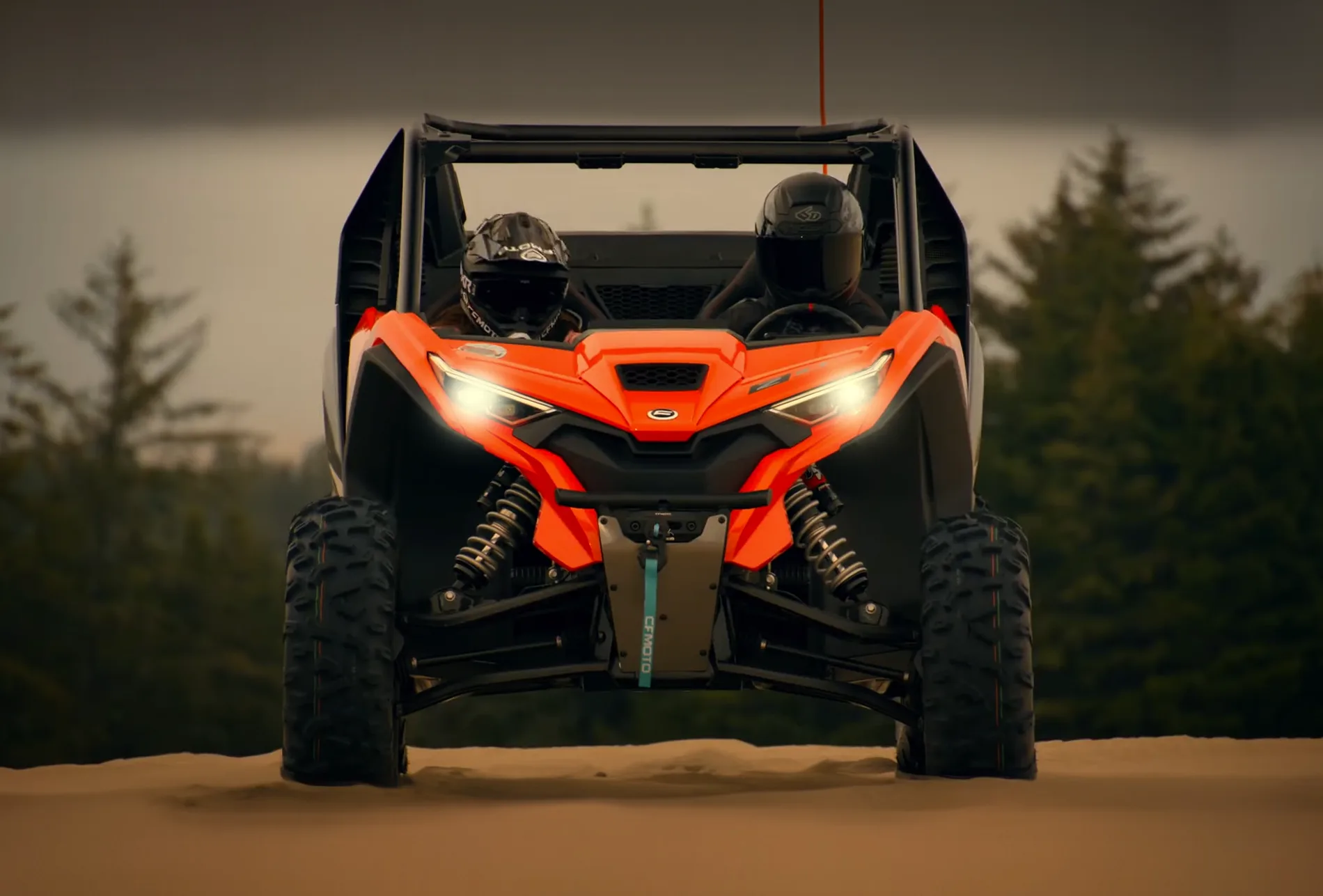 LED světla na obou koncích