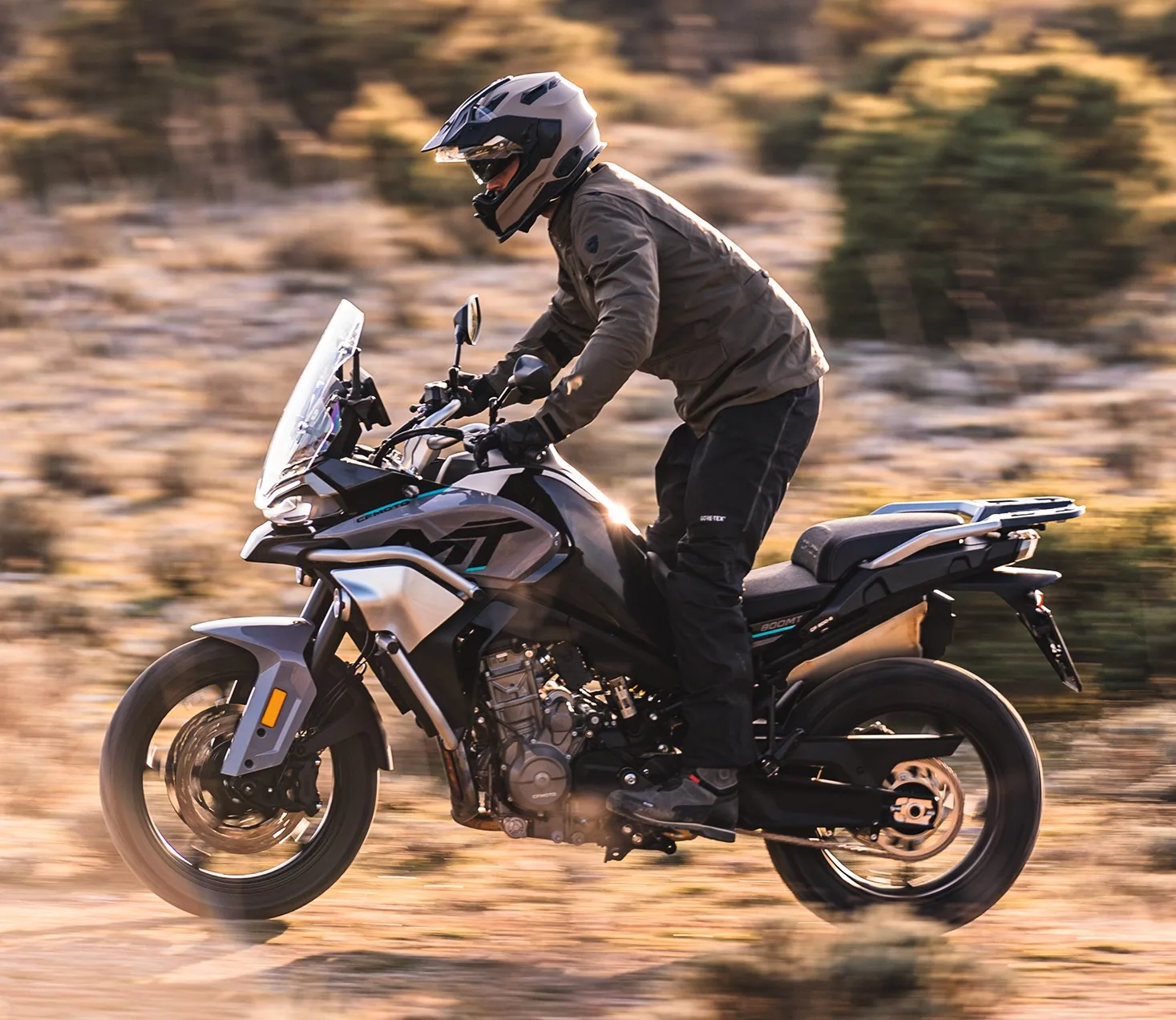 800MT SPORT — fotografie 1