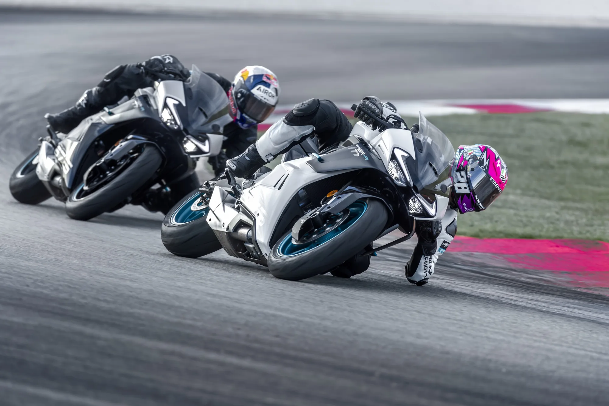 675SR-R — fotografie 6