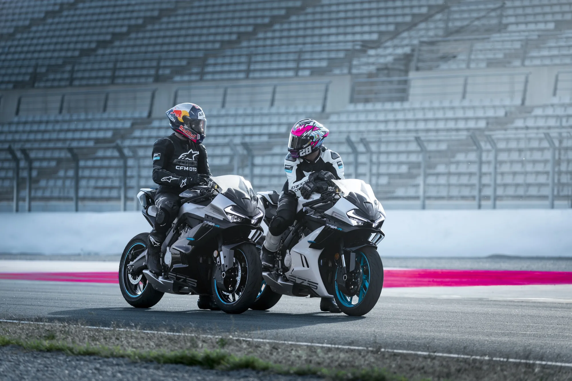 675SR-R — fotografie 14