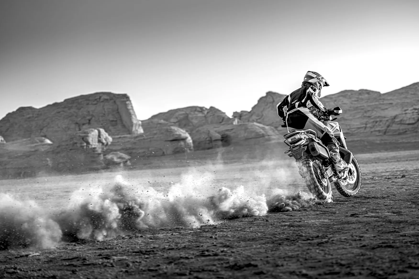 TOURING 830 ADVENTURE 870