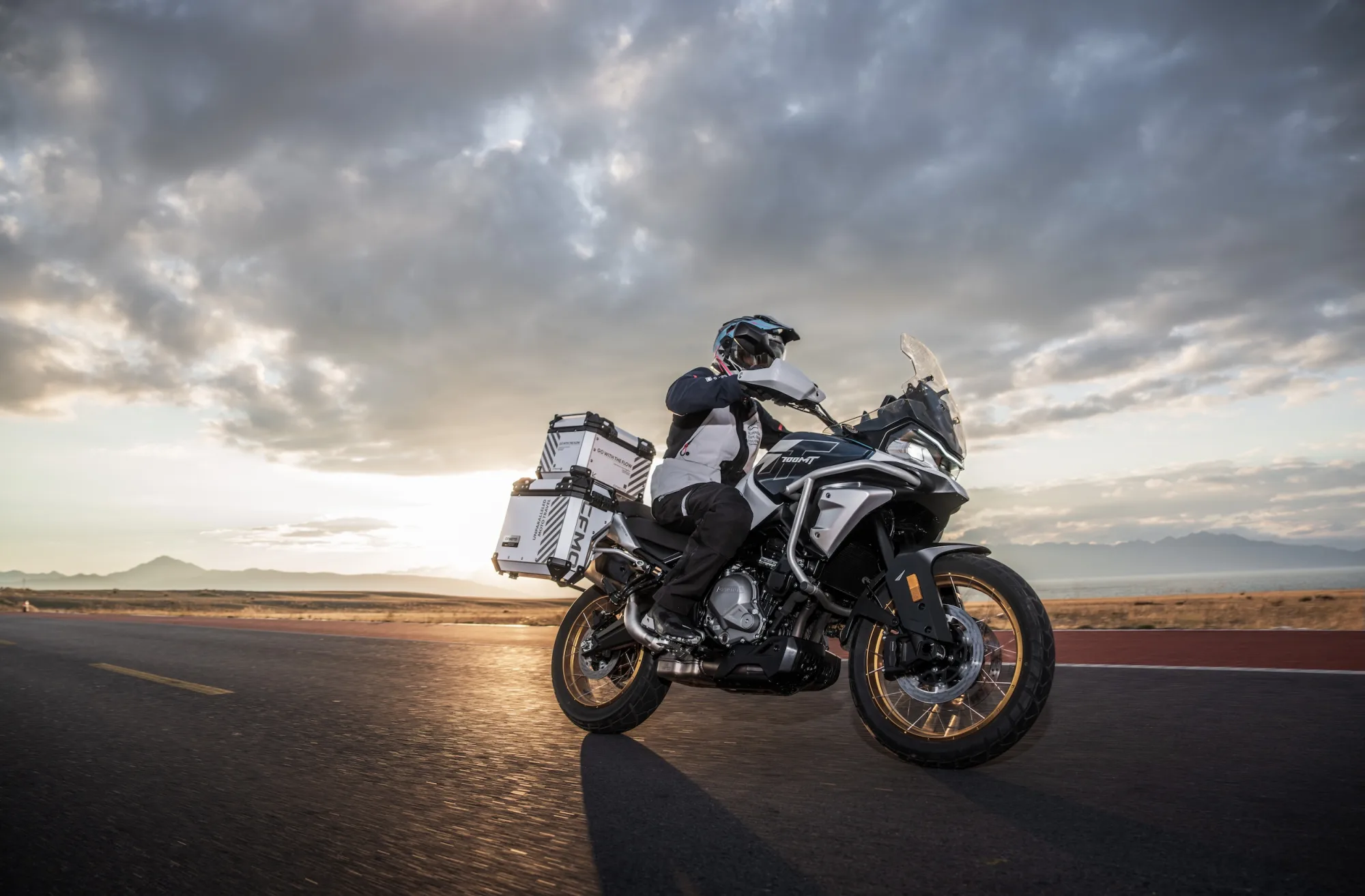 700MT ADVENTURE — fotografie 5