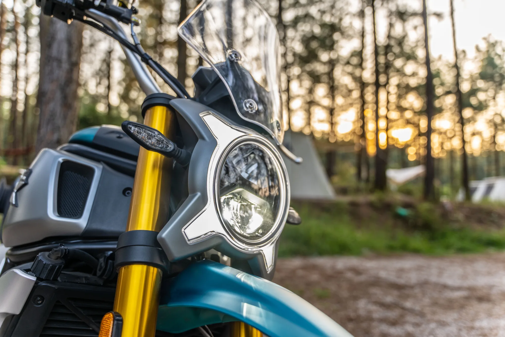 700CL-X Adventure — fotografie 1