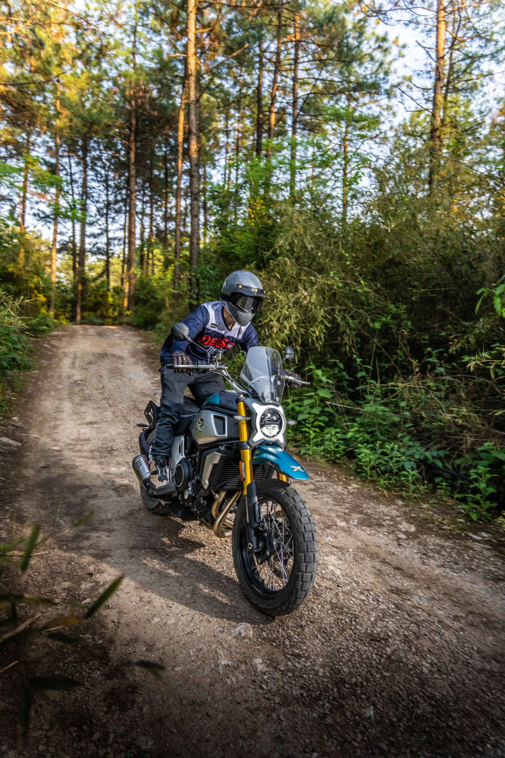 700CL-X Adventure — fotografie 2