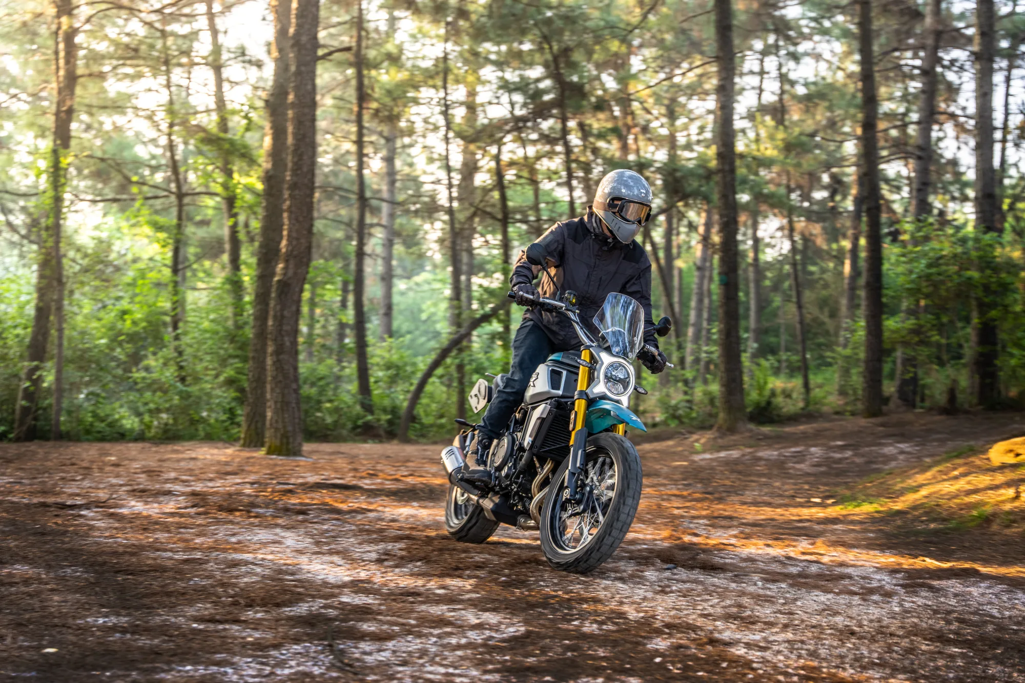 700CL-X Adventure — fotografie 7